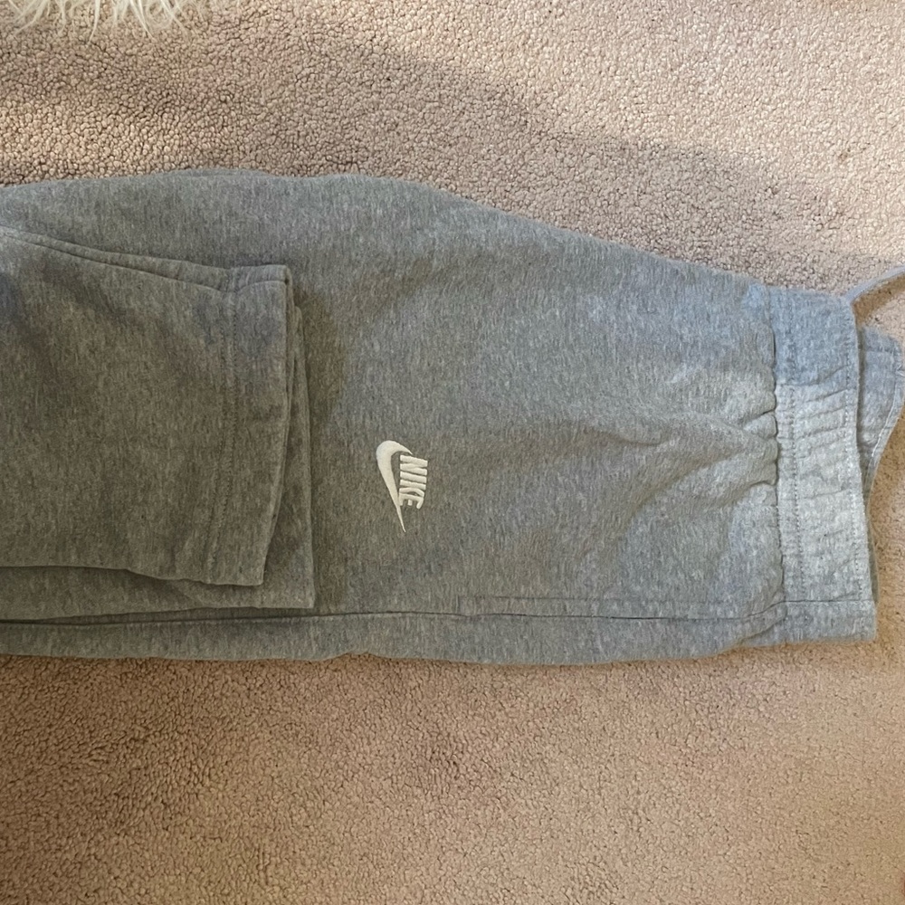 grey nike sweatpants